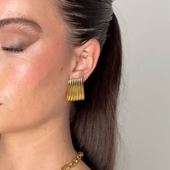 NEW Zara Gold Earrings - Picture 1 of 7